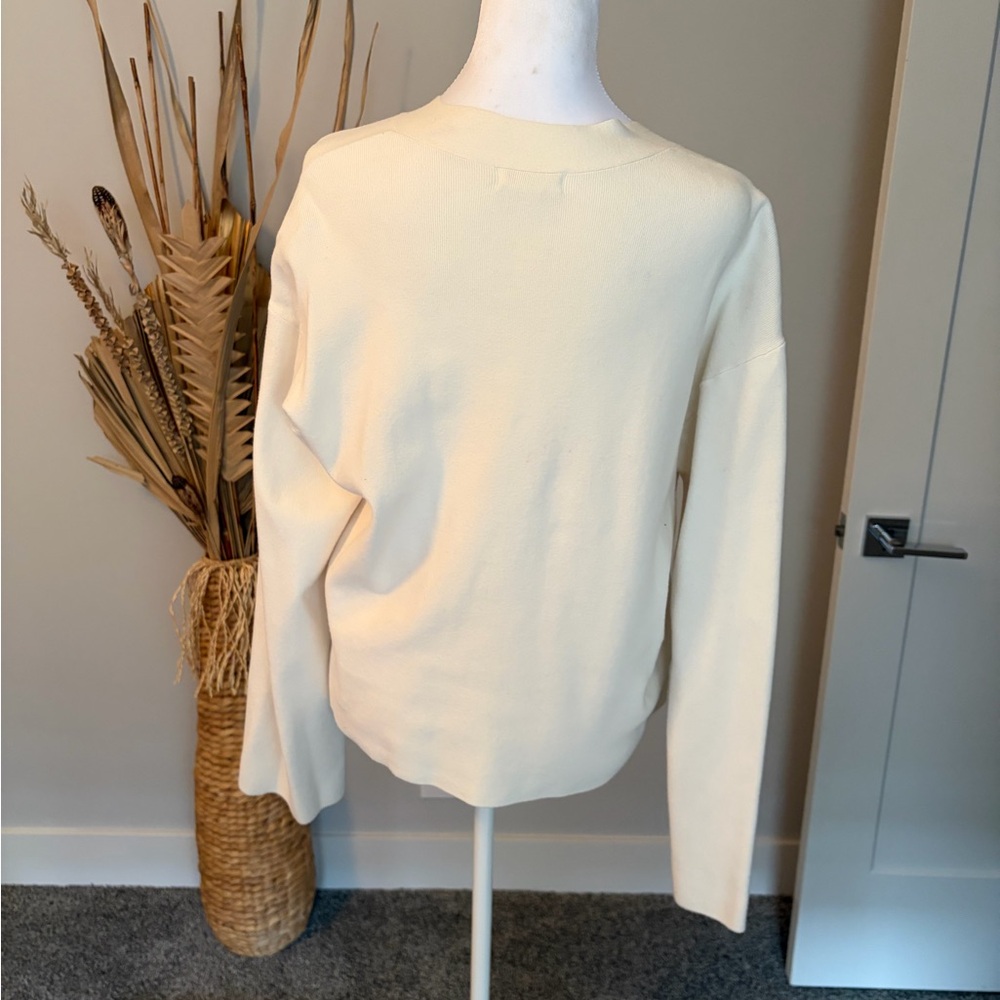 Good American Cream Long Sleeve V-Neck Top - Picture 2 of 4